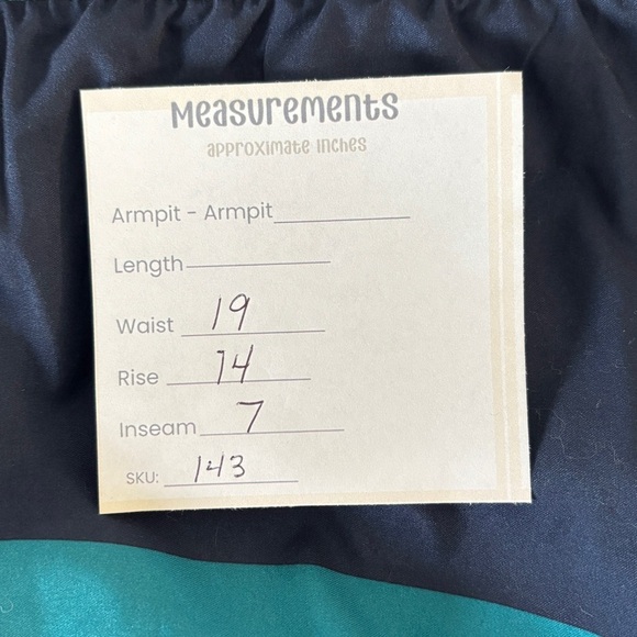 Old Navy Men's XL Swim Trunks Drawstring Pockets Blue Waves Pool Beach Vacation - Picture 9 of 9